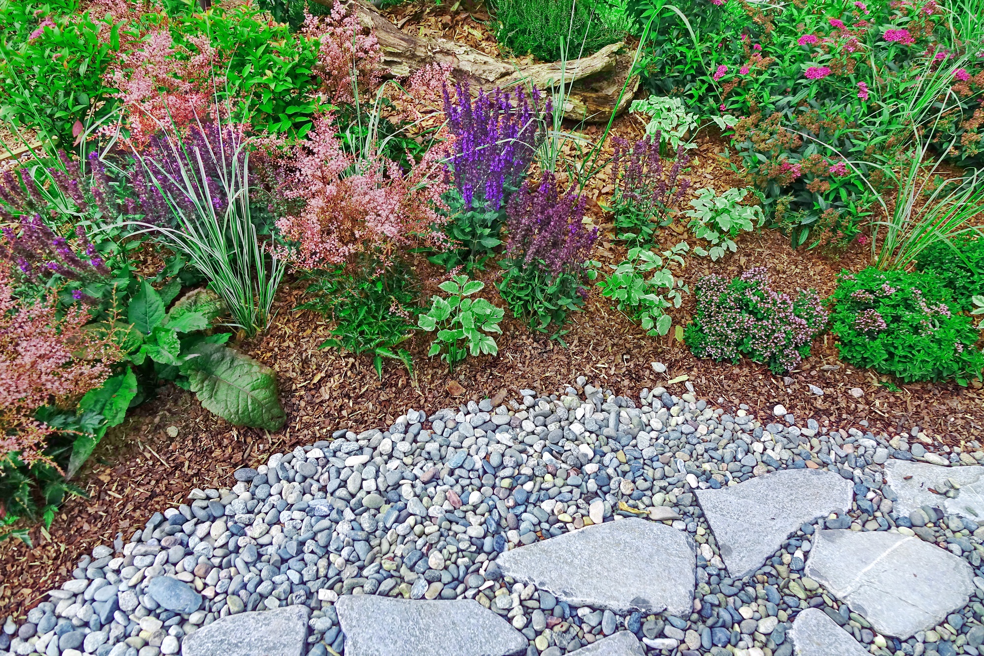 Does White Landscaping Rock Get Dirty?